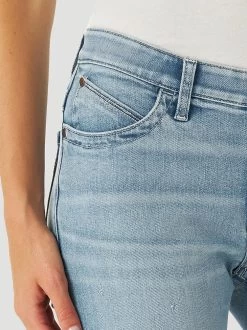 Wrangler Women's Willow Riding Jean-Light Wash 11 Wrangler Women's Willow Riding Jean-Light Wash -Cowboy Store 112315011 ALT4